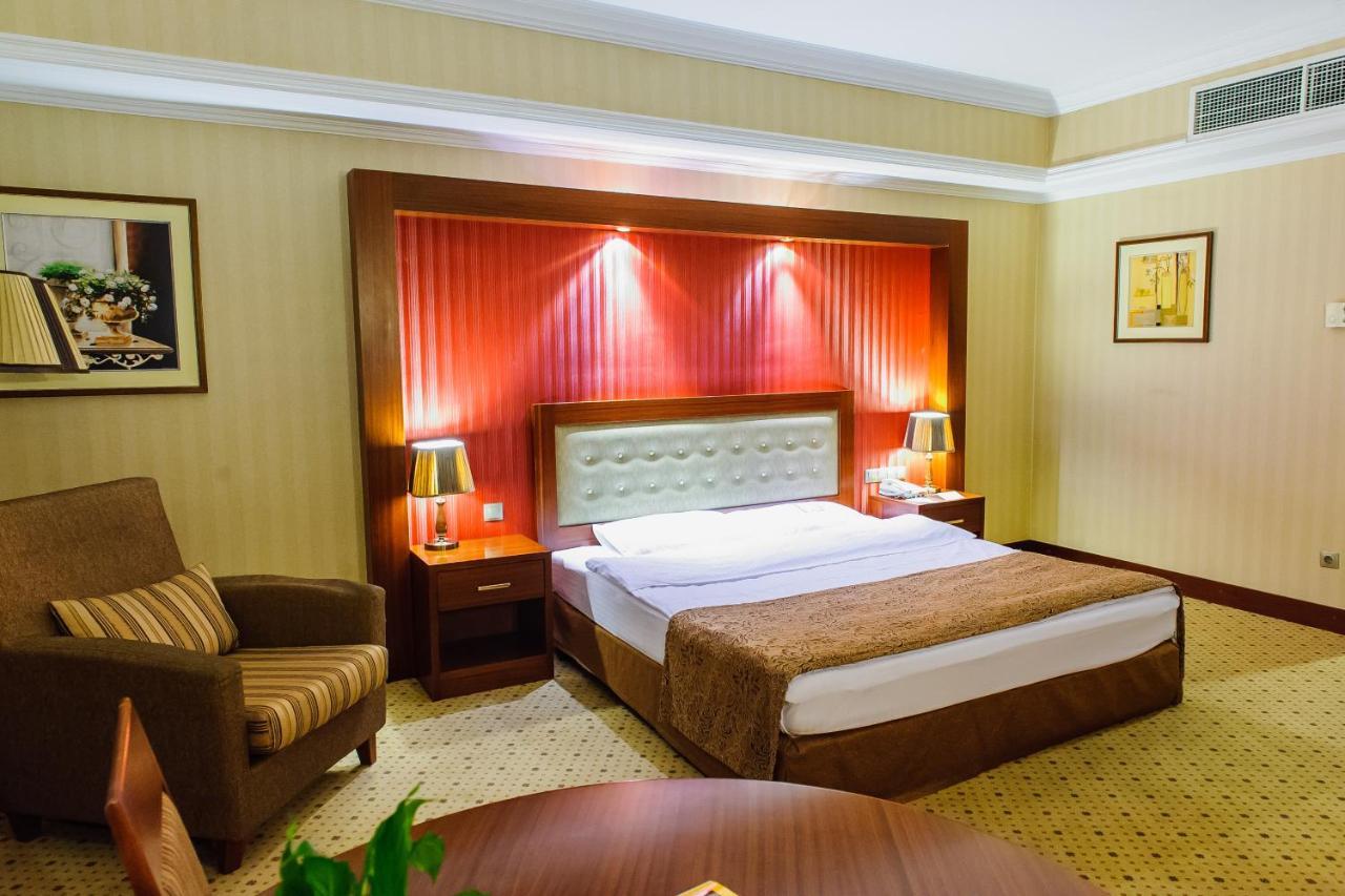 Diplomat Hotel By Ag Hotels Group อัสตานา ภายนอก รูปภาพ