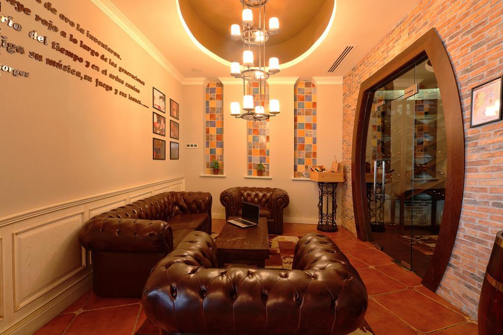 Diplomat Hotel By Ag Hotels Group อัสตานา ภายนอก รูปภาพ
